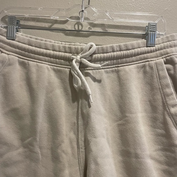 Men's Old Navy Tan Sweat Shorts - Picture 5 of 7